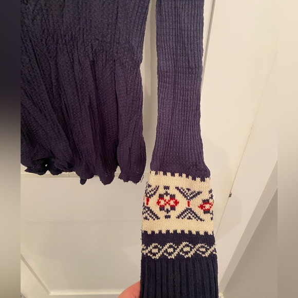 Blue Henley with Knit Sleeves. - Picture 4 of 5